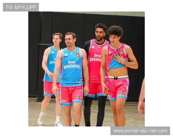 爵士主场迎活塞，马尔卡宁复出首秀