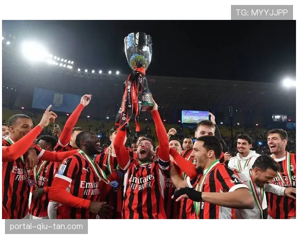 镜头捕捉：博洛尼亚中卫在门线解围后，激动捶打草皮